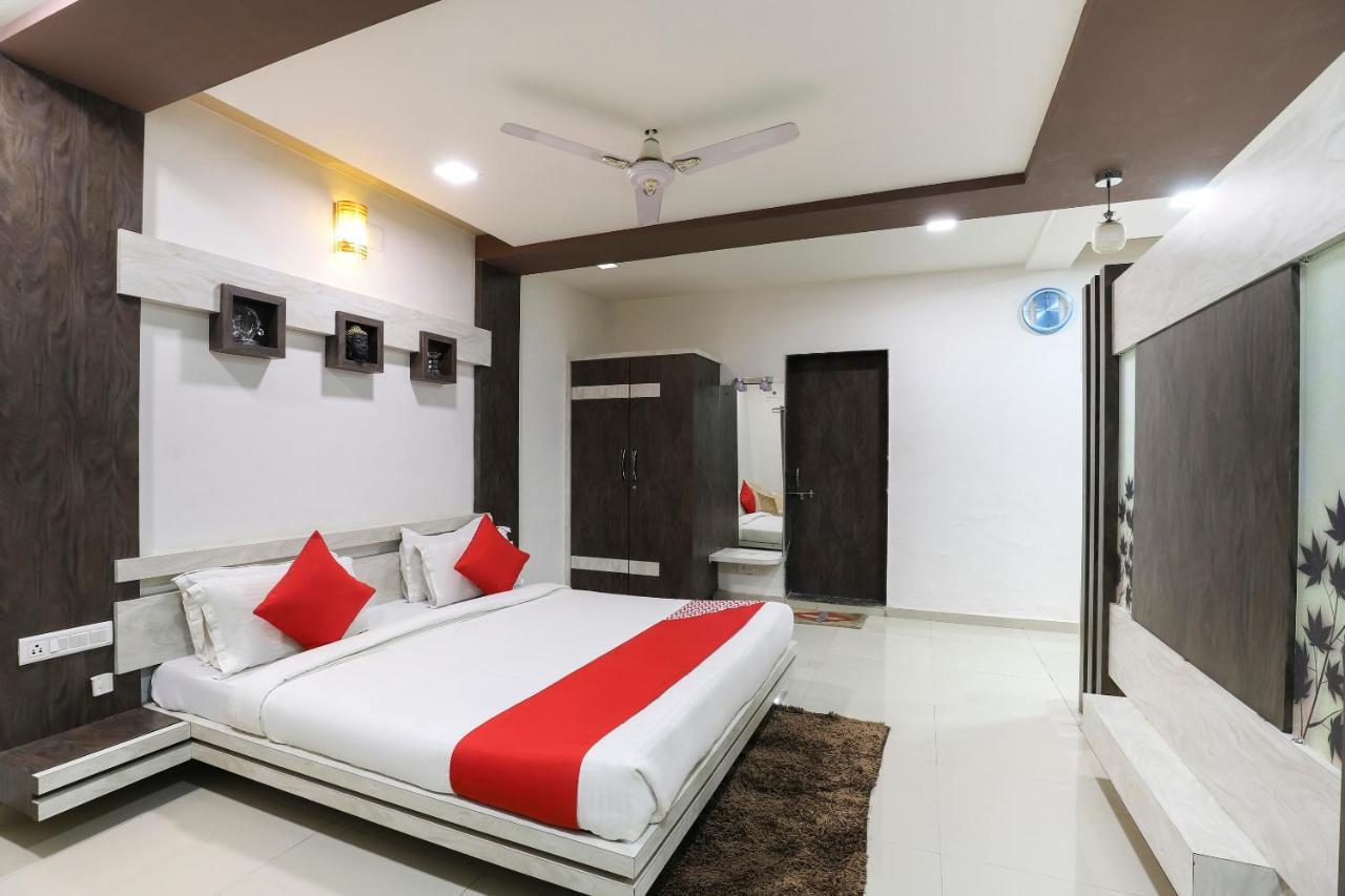 Oyo 61424 Hotel Vrindavan Rajula Экстерьер фото