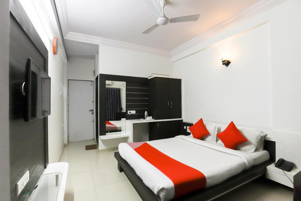 Oyo 61424 Hotel Vrindavan Rajula Экстерьер фото