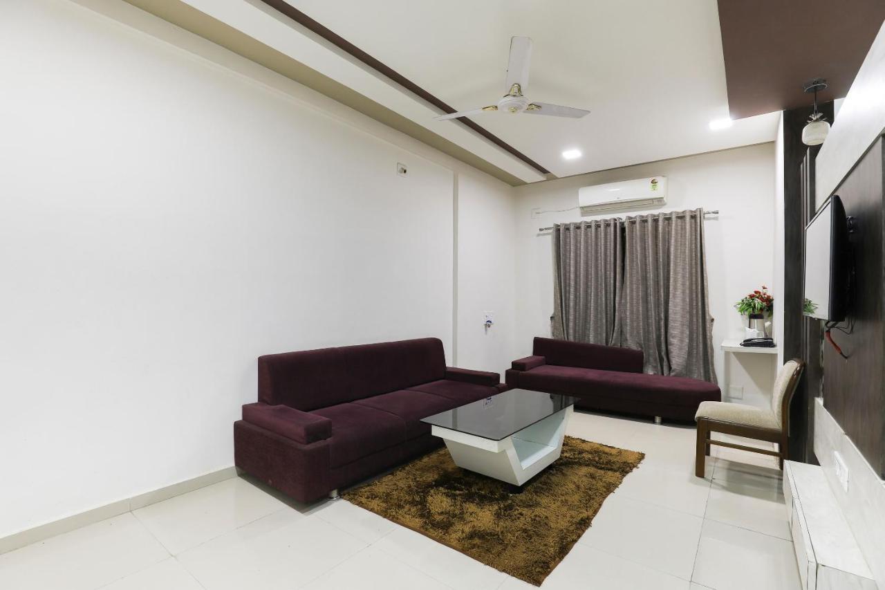 Oyo 61424 Hotel Vrindavan Rajula Экстерьер фото