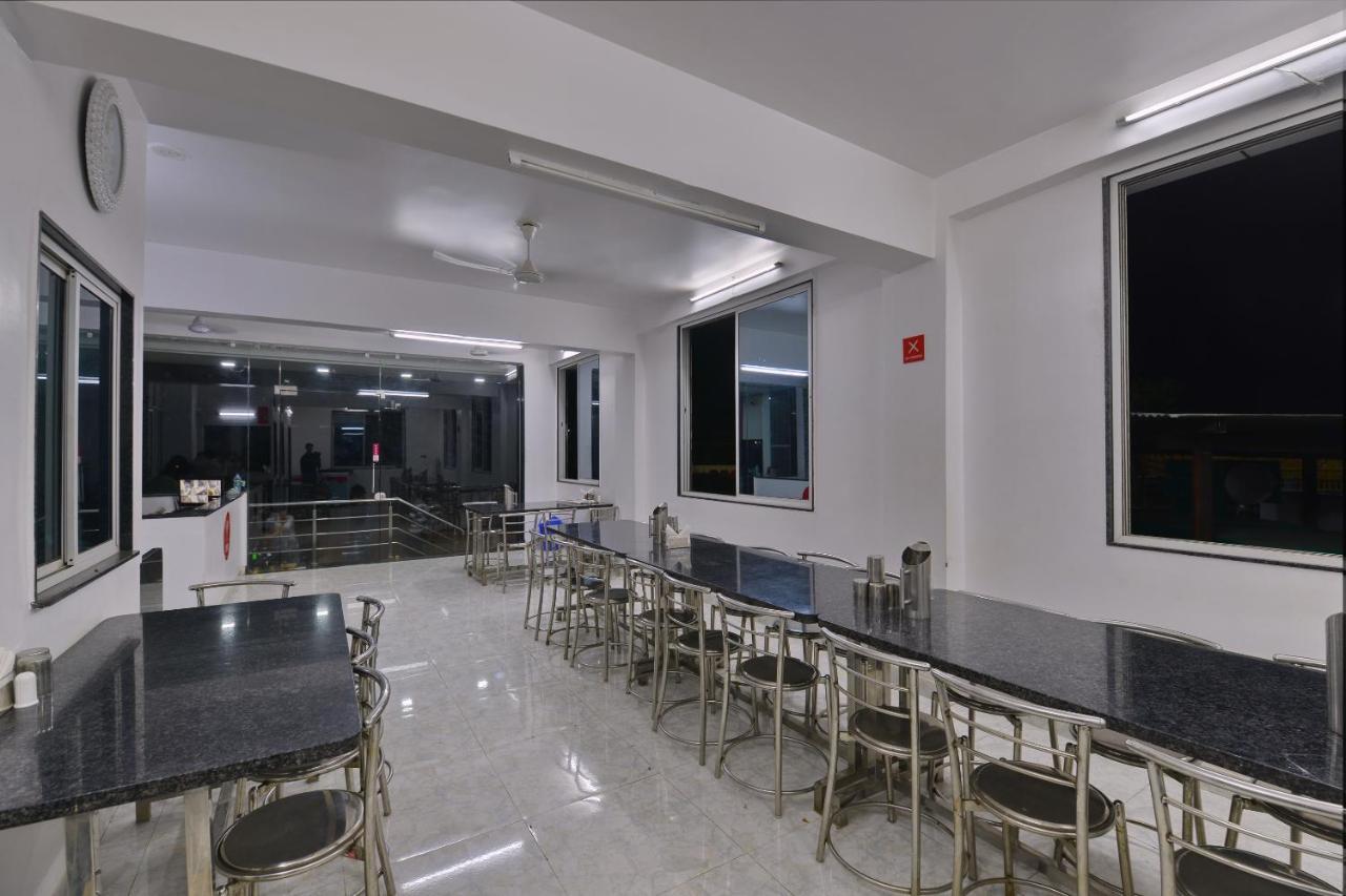 Oyo 61424 Hotel Vrindavan Rajula Экстерьер фото